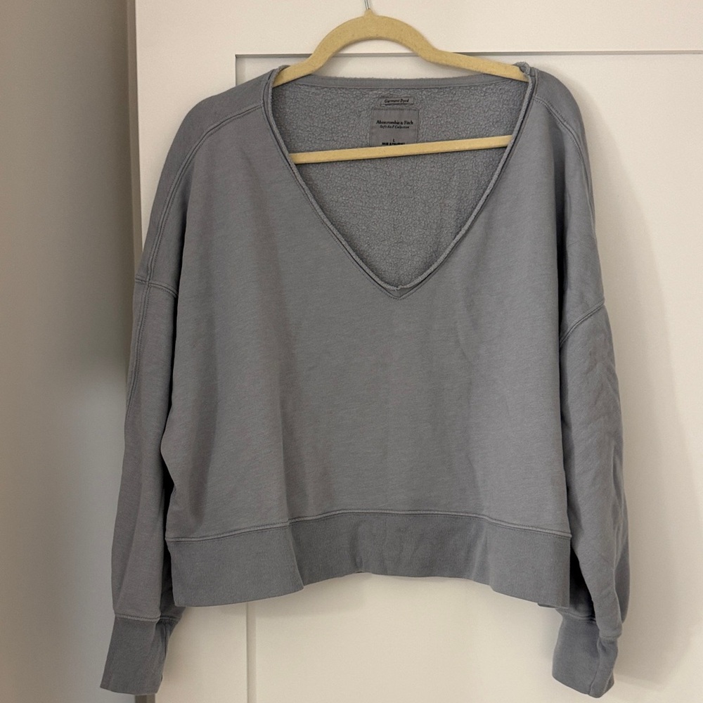 Abercrombie & Fitch Light Blue  Gray Crewneck Sweatshirt